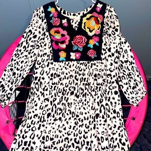 Savanna Jane Mid- Sleeve Trendy Embroidered Top